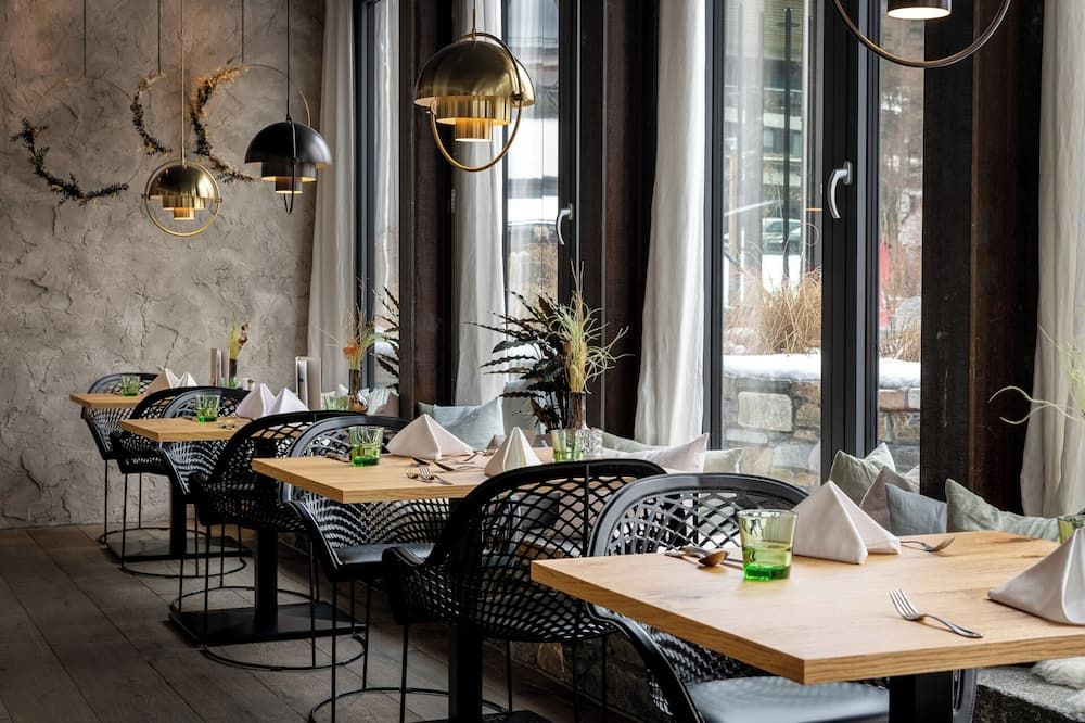 Hotel Der LÖwe Lebe Frei - לאוגאנג - מסעדה