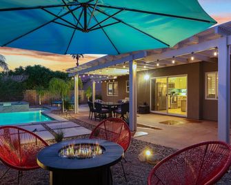 The Cozy Vibe w/ Pool & Spa - Palm Springs - Piscina