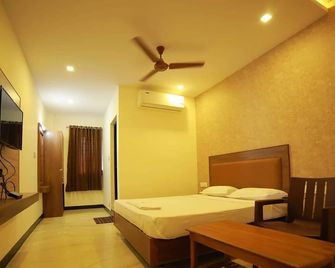 Hotel Sri Gowri Shankar Boarding & Lodging - Nāgercoil - Bedroom