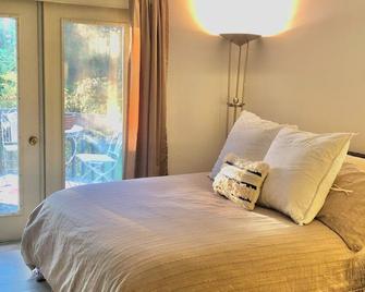 Unwind in a Expansive Treehouse Villa Retreat near Lake Tara in Fairfield Resort - Villa Rica