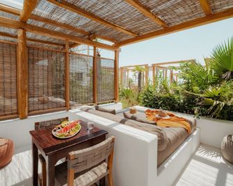 برانكو ميكونوس - ميكونوس - شرفة