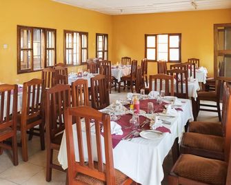 Rwenzori International Hotel Kasese - Kasese - Restaurante