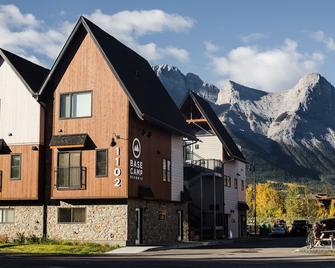 Basecamp Resorts Canmore - Canmore - Bygning