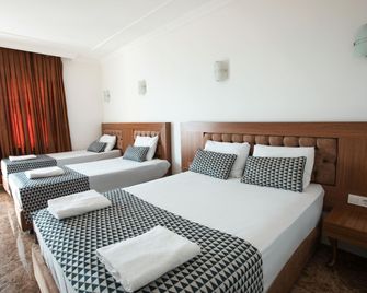 Kristal Beach Hotel - Antalya