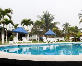 Hotel Lunazul In Costa Esmeralda - Monte Gordo - Pool