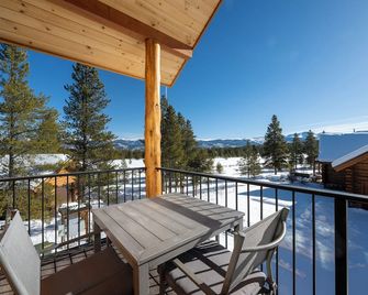 Pet Friendly cabin with views, outdoor activities on 70 acres! - Fraser - Balcony