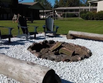 Blue Sky Inn - Blue Ridge - Binnenhof