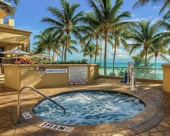 Singer Island Palm Beach Marriott: 2 Bdrm/2 Bath Condo +resort Access 16th Floor - West Palm Beach - Pool