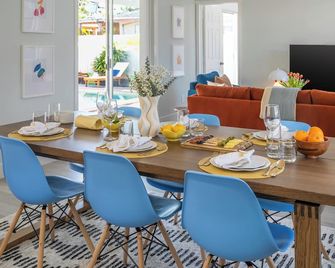 Tropical Retreat on Sheridan l Near Beach and Parks - Hollywood - Comedor