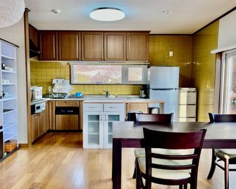 Yellow House By Lake Toya - Toyako - Keuken