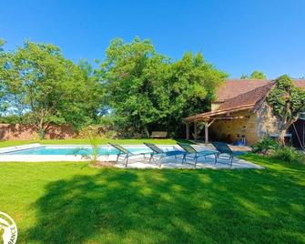 Gîte Du Tilleul - Faycelles - Faycelles - Piscina