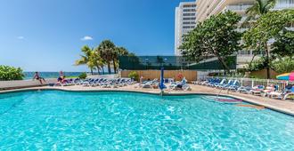 Ocean Beach Condo 3BR On the Sand 911 - Fort Lauderdale - Pool