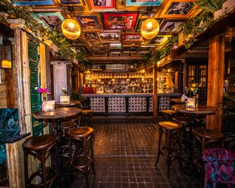 No131 The Promenade - Cheltenham - Bar