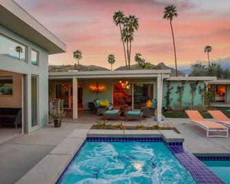Araby Nights 4br/4bath Luxury Resort Home - Palm Springs - Pool