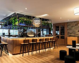 Estrimont - Orford Lake - Bar