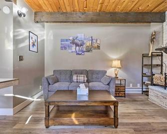 Breck Condo with Hot Tub Access Walk to Main St! - Breckenridge - Living room