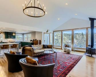 Nederland Mountain Haven bungalow - Nederland - Sala de estar