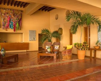 Amazing 3 BR Paradise just feet from the Ocean. 180 degree panoramic views - Puerto Vallarta - Lobi
