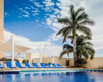 Fiesta Inn Tuxtla Gutierrez - Tuxtla Gutiérrez - Piscina