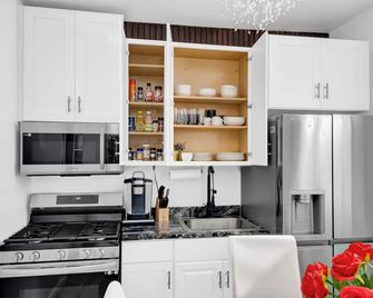 Luxury Ny Home 3br With Easy Parking - Йонкерс - Кухня