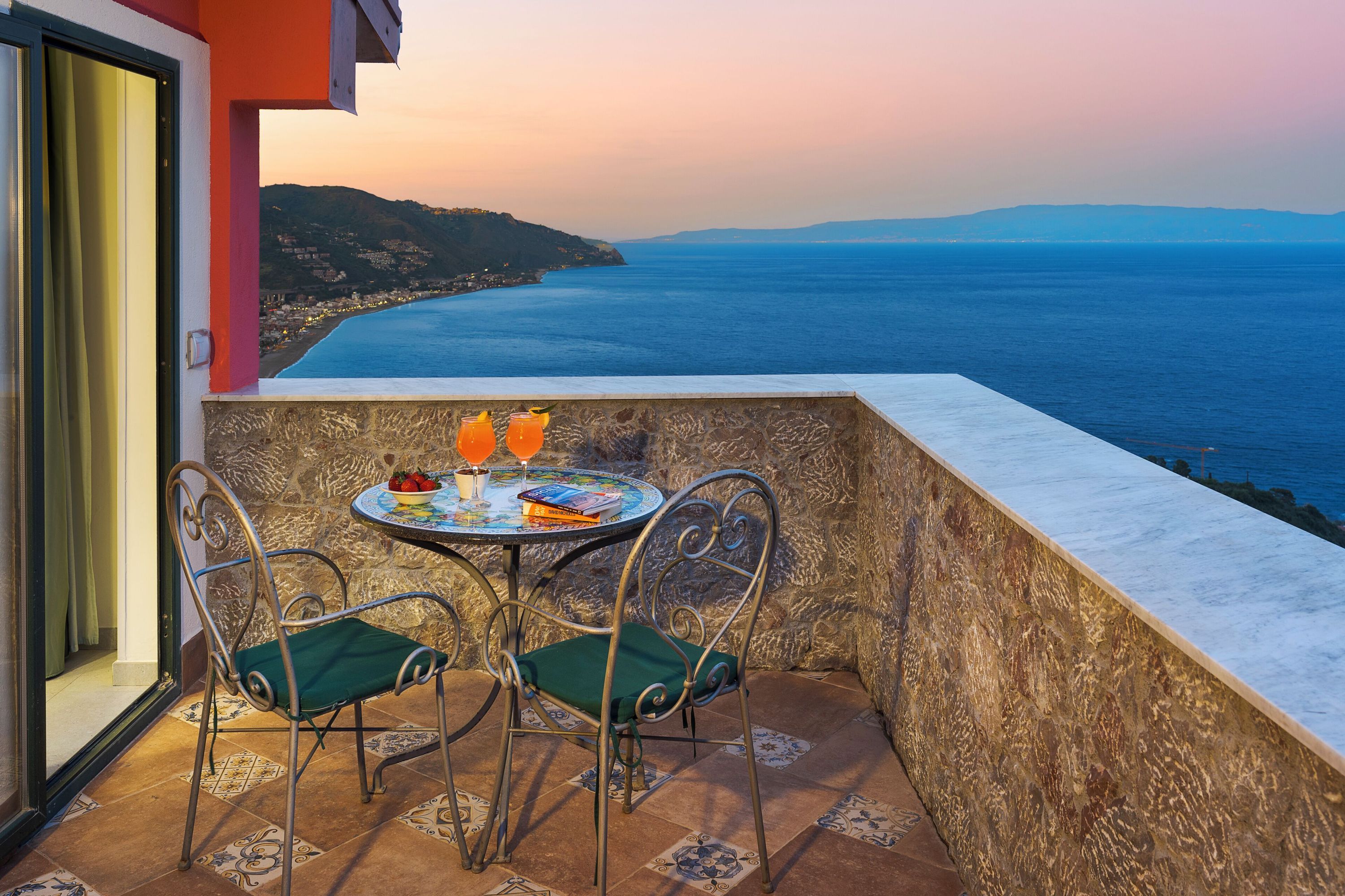 Hotel La Pensione Svizzera - טאורמינה - מרפסת