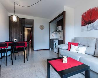 Apartment in La Playa de Alcudia - Alcudia - Olohuone