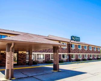 Quality Inn & Suites - Champaign - Edificio