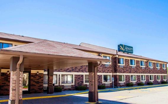 Quality Inn Suites 66 1 7 2 Champaign Hotel Deals