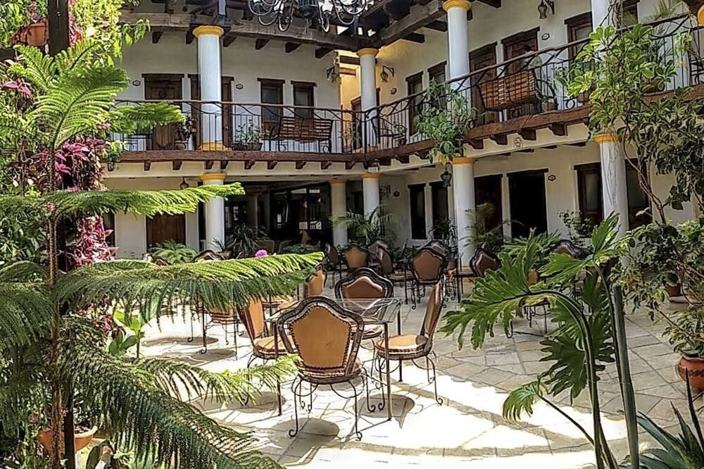 Hotel Grand Maria - סן קריסטובל דה לס קאסאס - פטיו