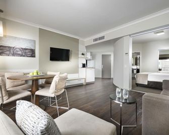 Grand Hotel and Apartments Townsville - Townsville - Salon