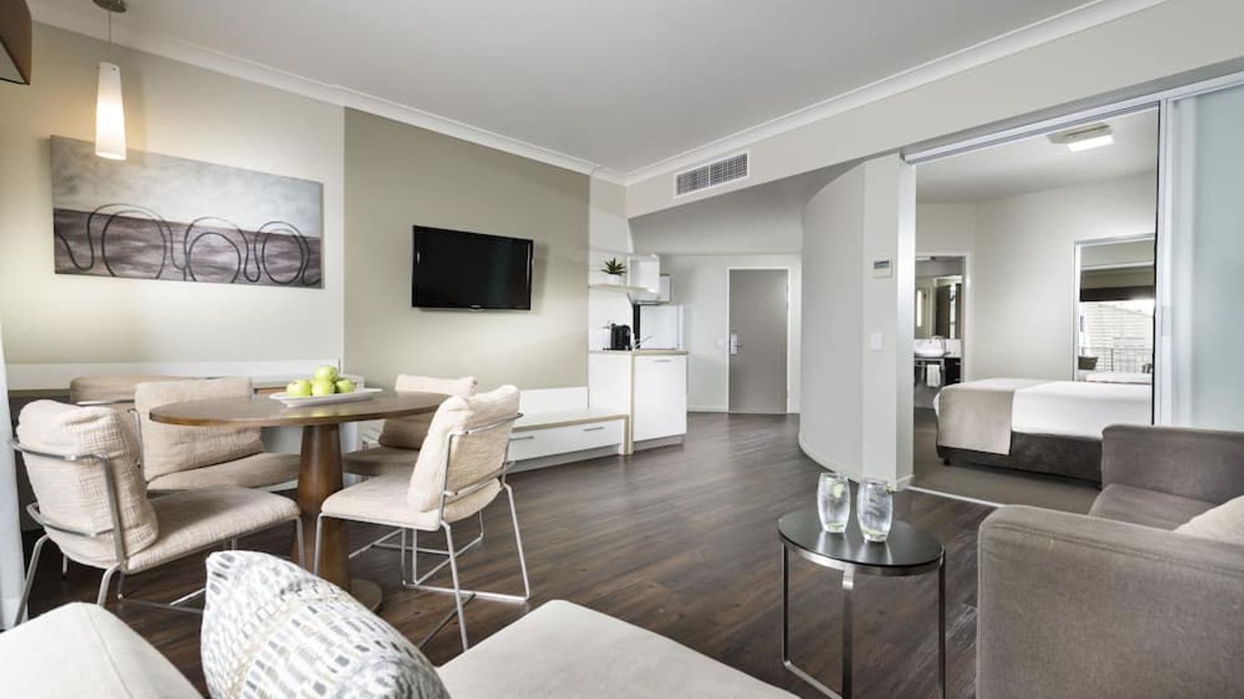 Grand Hotel and Apartments Townsville