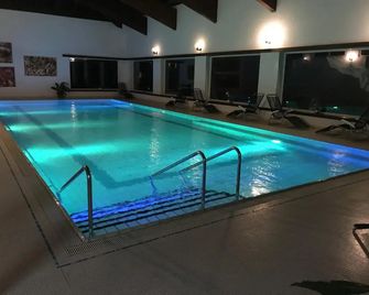 Chalet by Hotel Bad Serneus - Klosters-Serneus - Piscine
