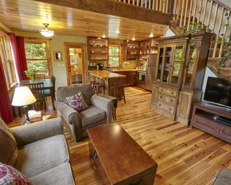 Rock Haven At North Street, Wooded Cabin Retreat In Old Forge, Ny - Old Forge - Living room