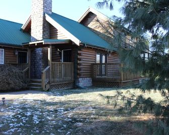 Lone Jack Cabin - Studio Suite - Lee's Summit - Building