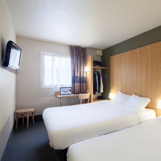 B&B HOTEL La Rochelle Beaulieu Puilboreau image 1