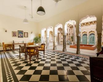 Vivaana Culture Hotel - Mandāwa - Essbereich