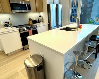 5 Mins to Midtown Central Luxury Penthou - קווינס - מטבח