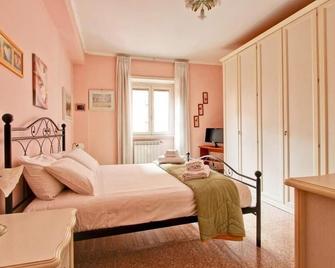 Suite Porta Portese - Rome - Bedroom