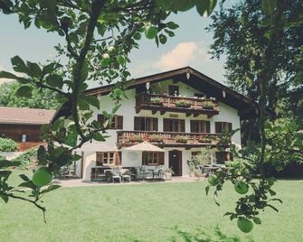 Three-room apartment Hochsitz - Der Lederer Hof - Boutique Hotel & Apartments - Tegernsee - Bygning