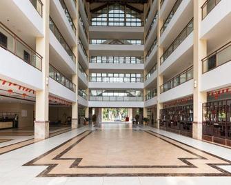 Tongfa Hot Spring Hotel - Wanning - Lobby