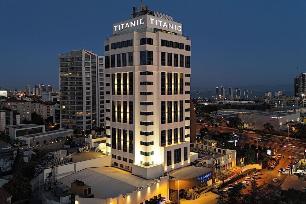 فندق تيتانيك بزنس كارتال