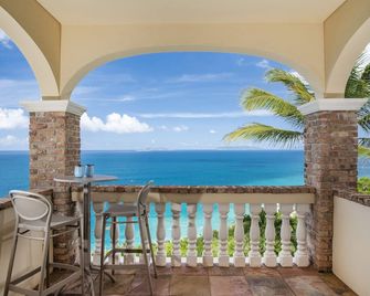 Private villa w/ 5 oceanfront suites, heated pool - Saint Thomas Island - Balcony