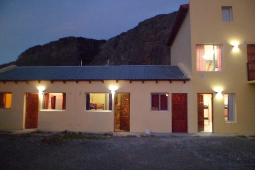 Milenarios Hostel - El Chaltén - Byggnad