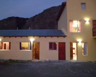 Milenarios Hostel - El Chaltén - Byggnad