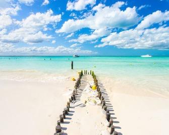 Cozy Apartment W Kitchen Downtown Isla Mujeres - Isla Mujeres - Strand