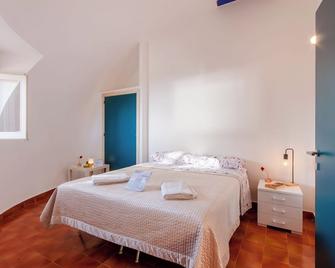 Villa Macari Fantastic Sea View, Macari, Italy - Macari - Habitación