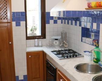 La Casa di Magiù - Terrasini - Kitchen