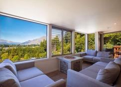 Reavers Lodge - Queenstown - Living room