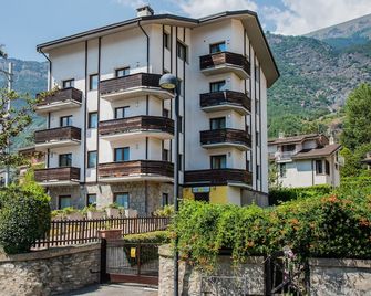 Hotel Au Soleil - Saint Vincent - Building