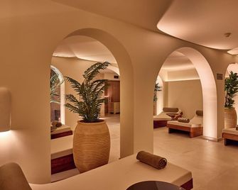 Purobeach Resort Santa Ponsa - New Opening - קלוויה - לובי